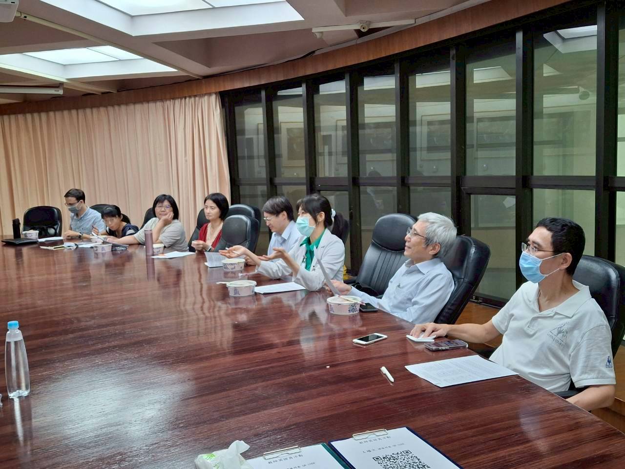 LINE ALBUM 1141015 English Corner 251021 21