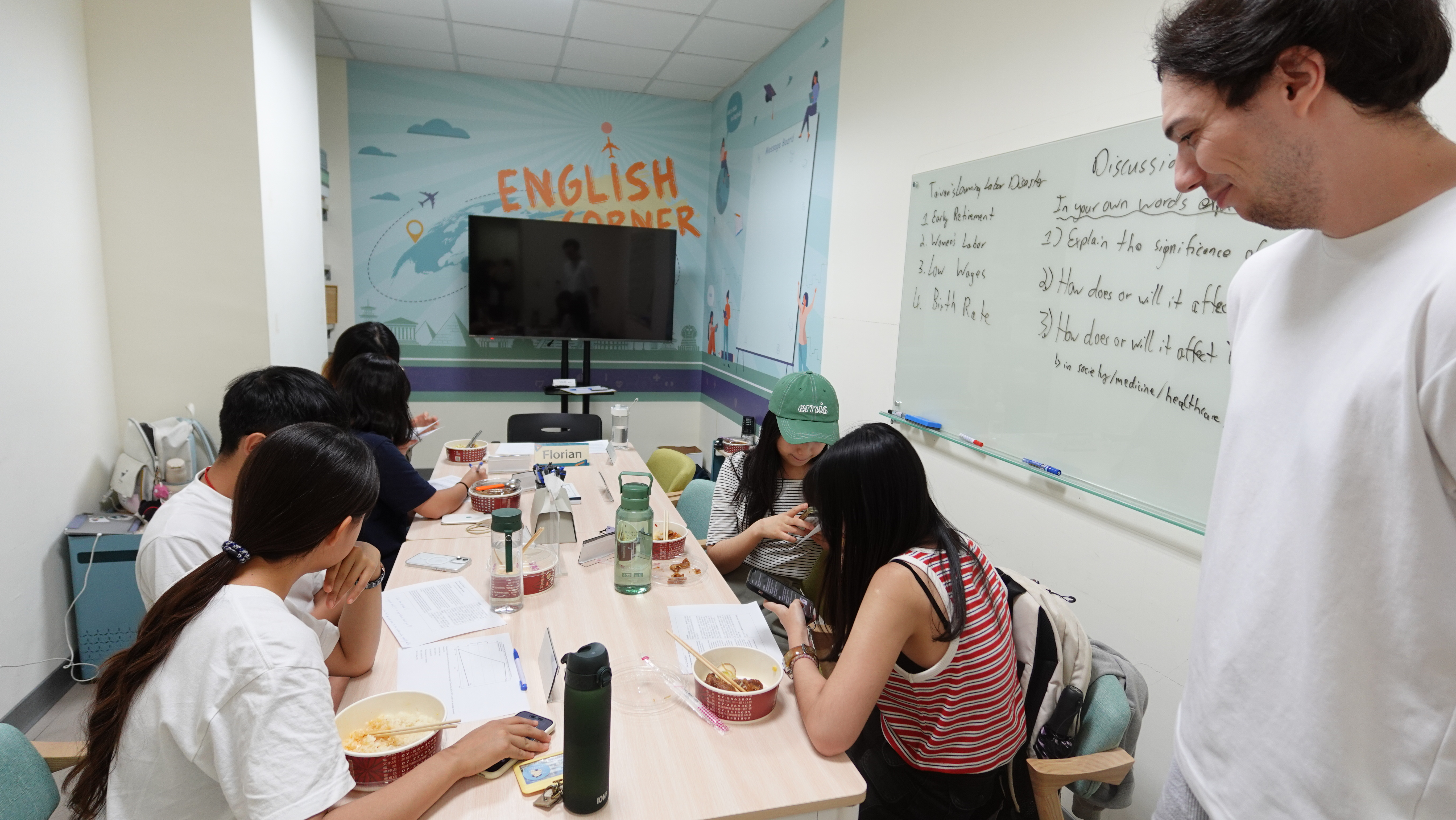 114 1 English Corner 3