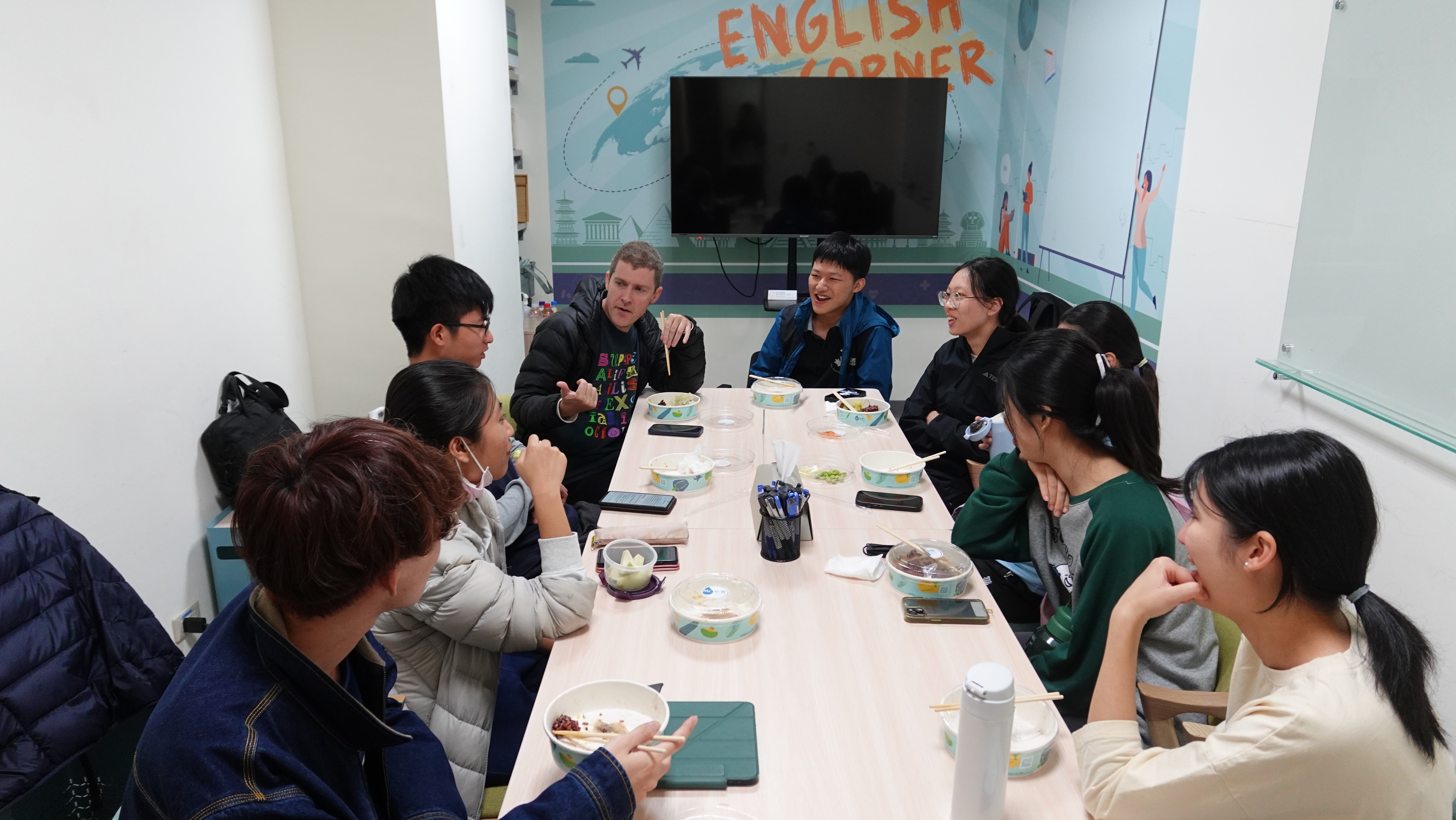 114 1 English Corner 5