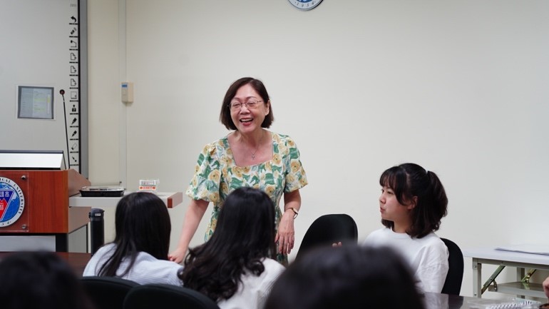 老師進行教學2
